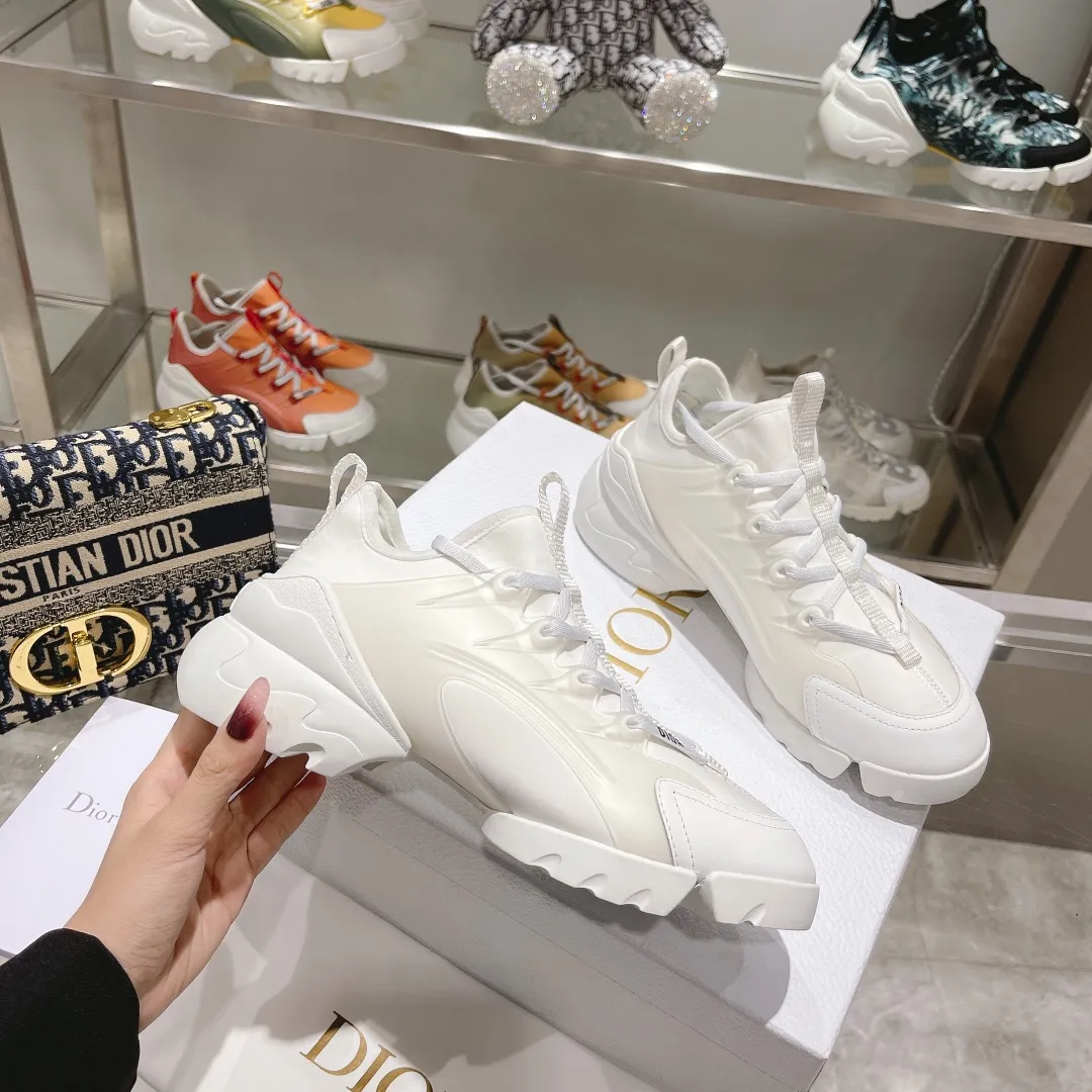 👟👟Ex-factory price👟👟Ex-factory price 460👟👟 Dior sports dad shoes, your ideal high-end quality customization, a new product created by Crusie “J’ADI*R” at the first major show of Paris Fashion Week‼ ️Molded from the original board, all details are welcome to be appraised and compared 🔥 Upper: Original imported customized Lycra surface with soft silk cowhide Inner: soft, comfortable and breathable Foot pads: cowhide injection molded feet, original molded color matching Logo webbing Original molded 3D film combination Original molded anti-slip combination outsole! Original packaging consistent! Number of yards: 35-41 yards (custom-made sizes 41 are non-refundable)